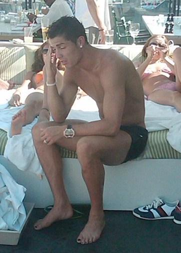 Cristiano Ronaldo Is He Gay or Straight